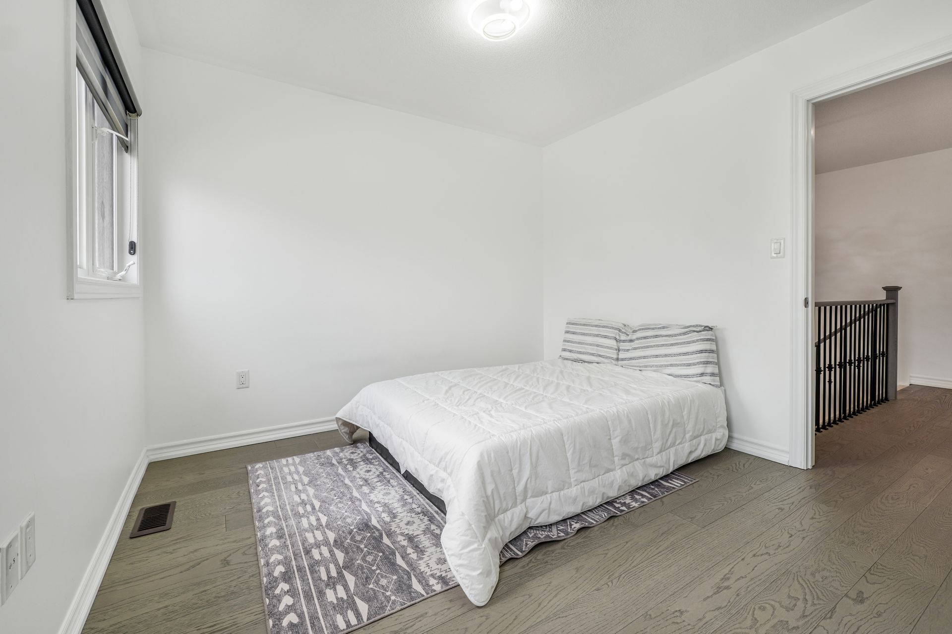 Empty room before staging